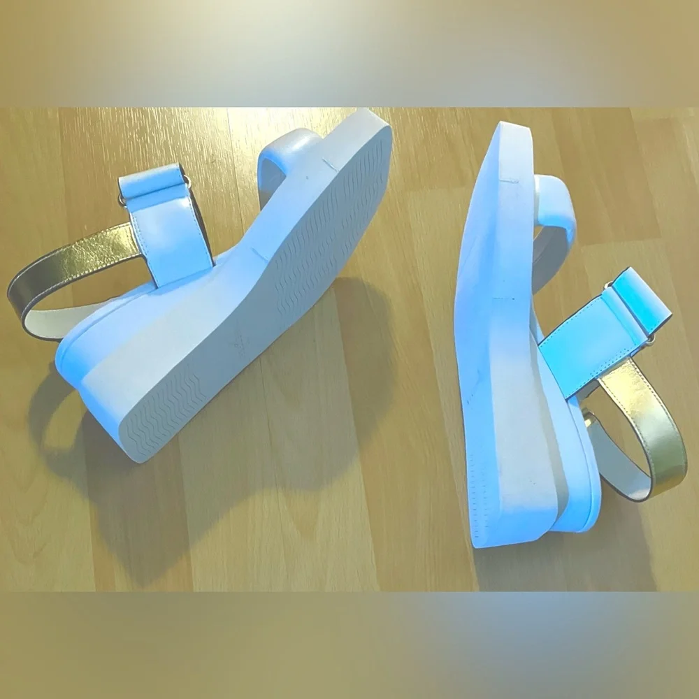 Naked Feet White Platform Wedge Sandals with Gold Metallic Strap: Size 8.5